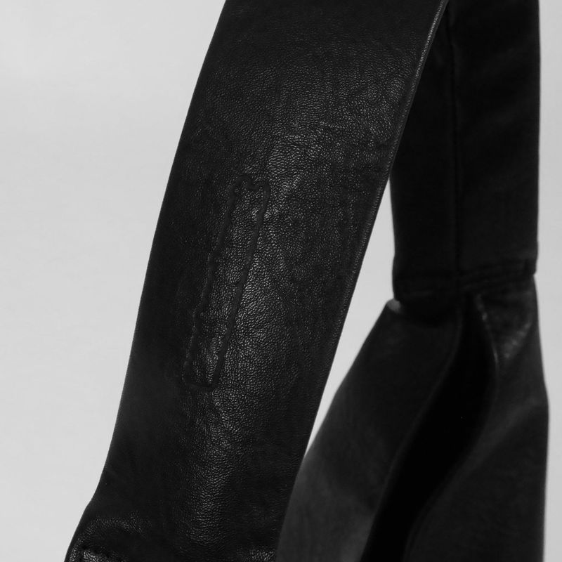 figure black