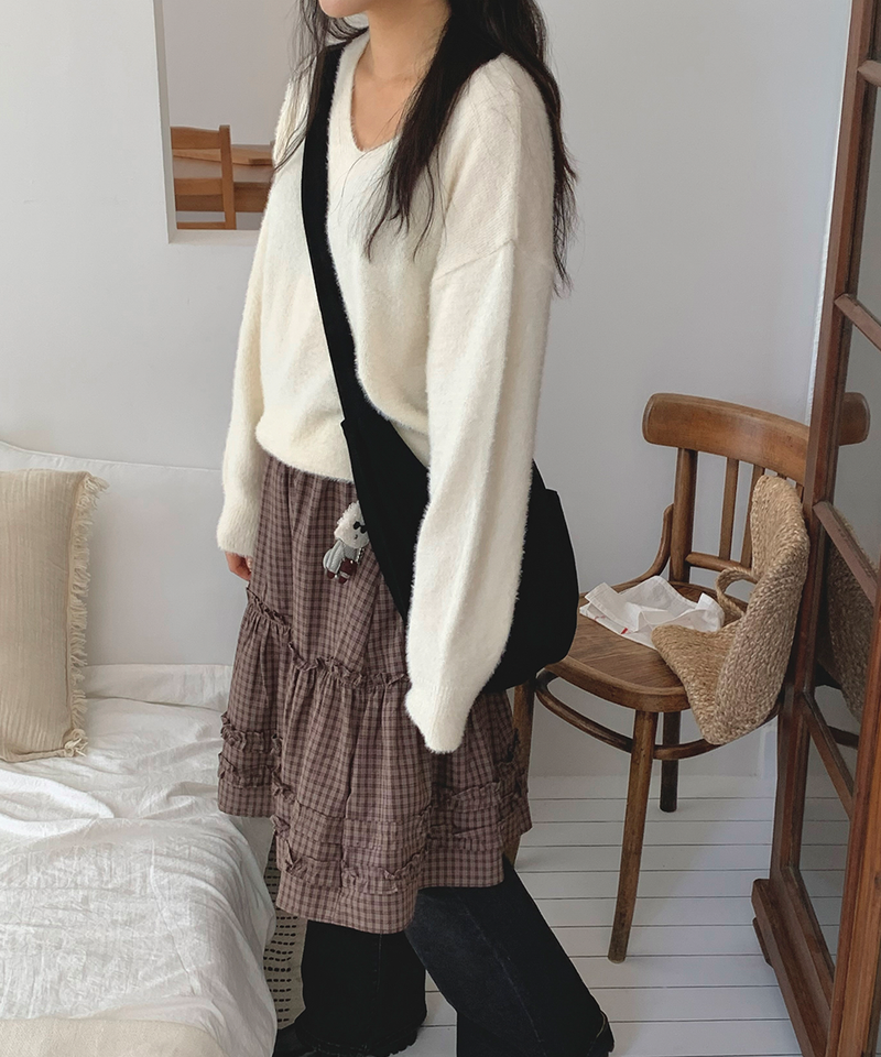 Soft Angora V-neck knitwear