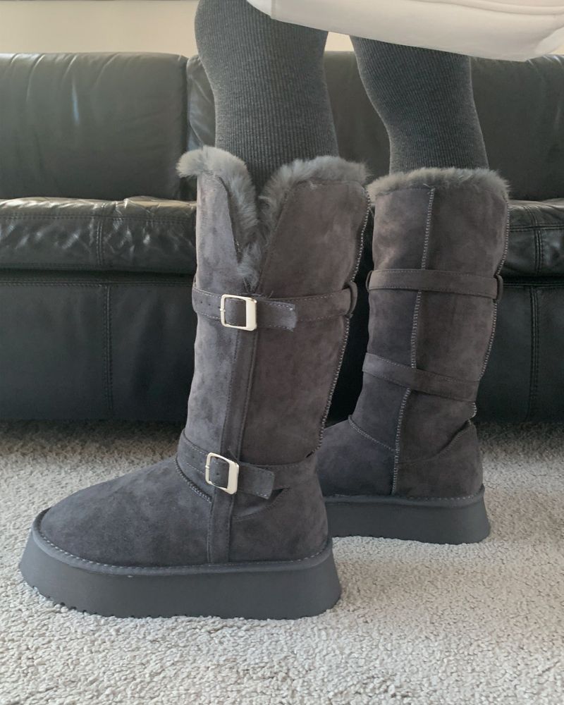 GUSTA（グスタ）の「Moufee Fur-Lined Belted Long Ugg Boots（Shoes）」