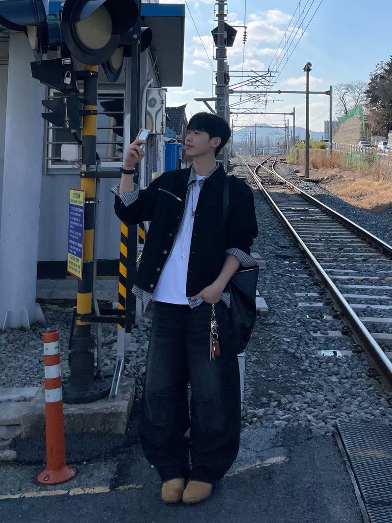 Flow Denim Shacket (M, L / 2colors)