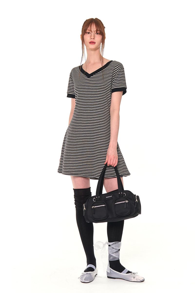 V NECK STRIPE OPS (GRAY)