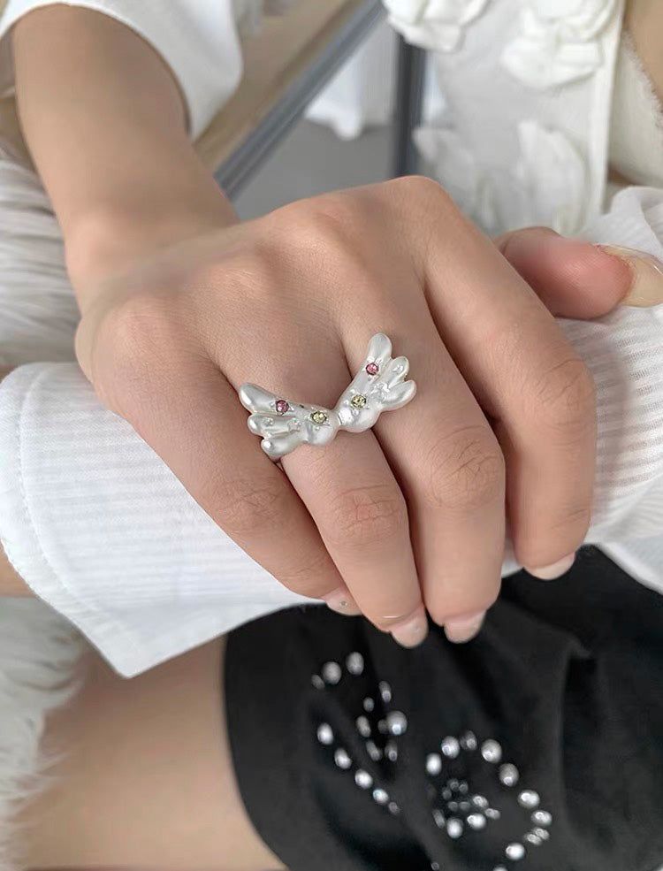 Matt silver bold wings ring