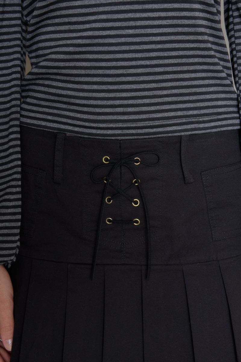 GAZE EYELET PLEATS SKIRT