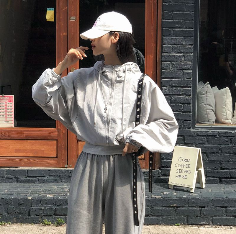 [BELLIDE MADE] Antler, high-neck crop windbreaker