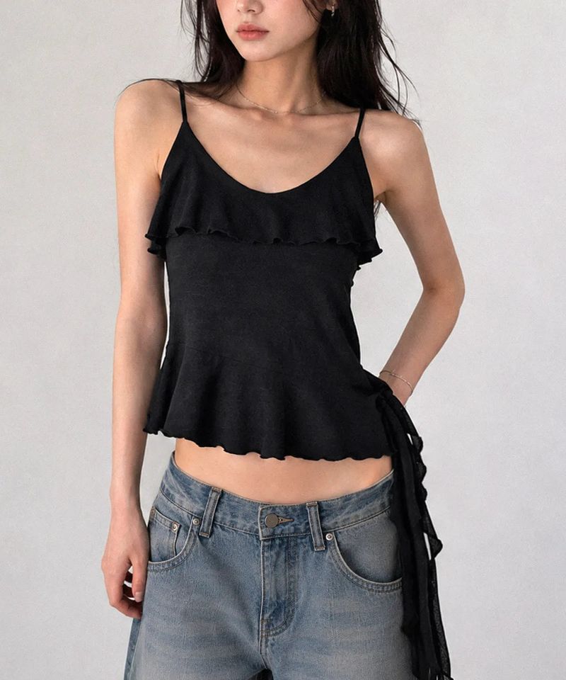 MagoRen SEOUL(マゴレン ソウル)の「Oblique Ruffle Camisole Top Black(Tops)」
