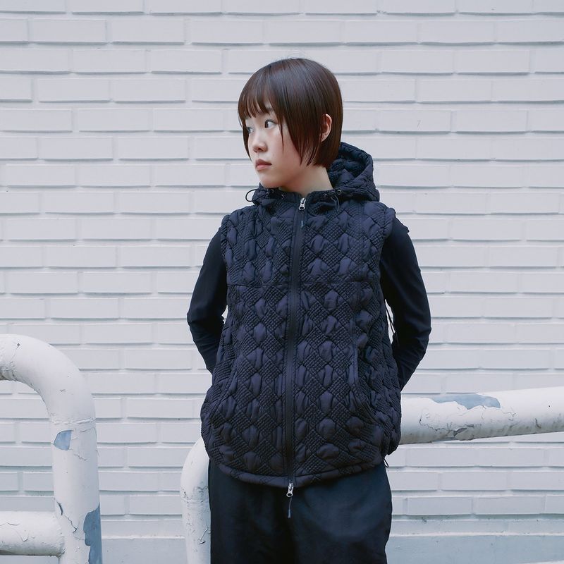 Ugly hooded zip vest / Black