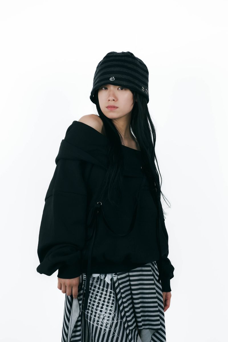 LITALMUTE（リタルミュート）の「offshoulder ribbon hoodie(black)（Tops）」
