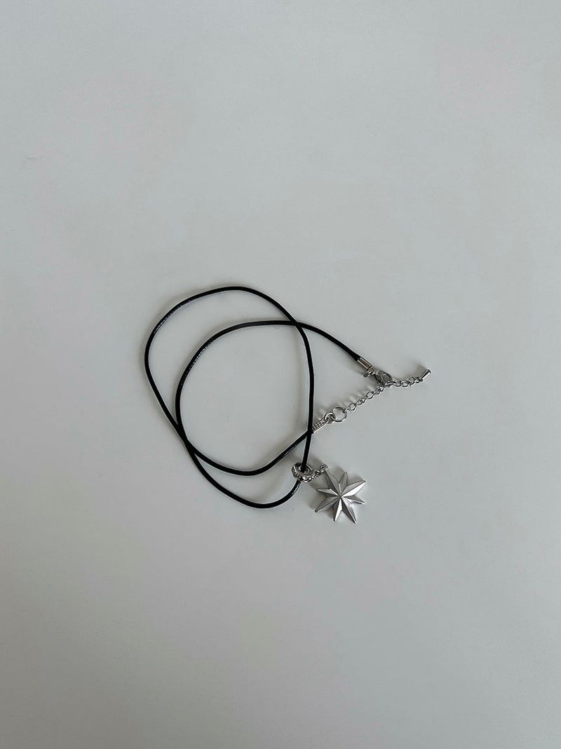 Star piece necklace