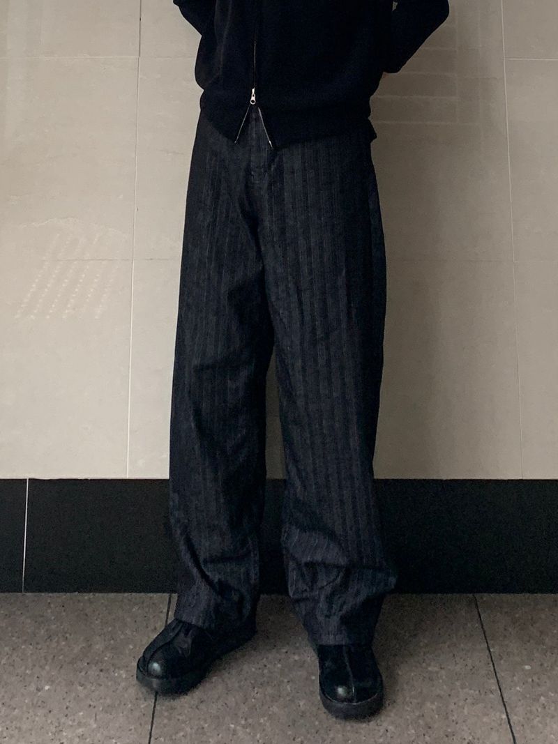 Mensfloor(メンズフロア)の「Back Pocket Raw Herringbone Balloon Denim(Pants)」