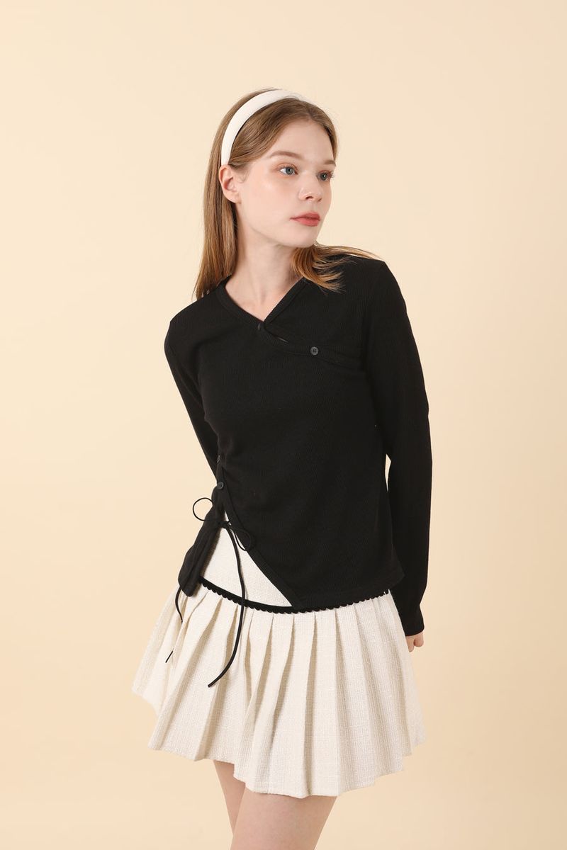 V-neck Slit T-shirt Black