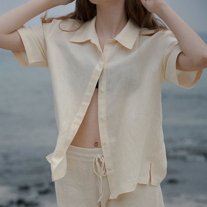 URAGO（ユラゴ）の「Madeleine half linen shirt（Tops）」