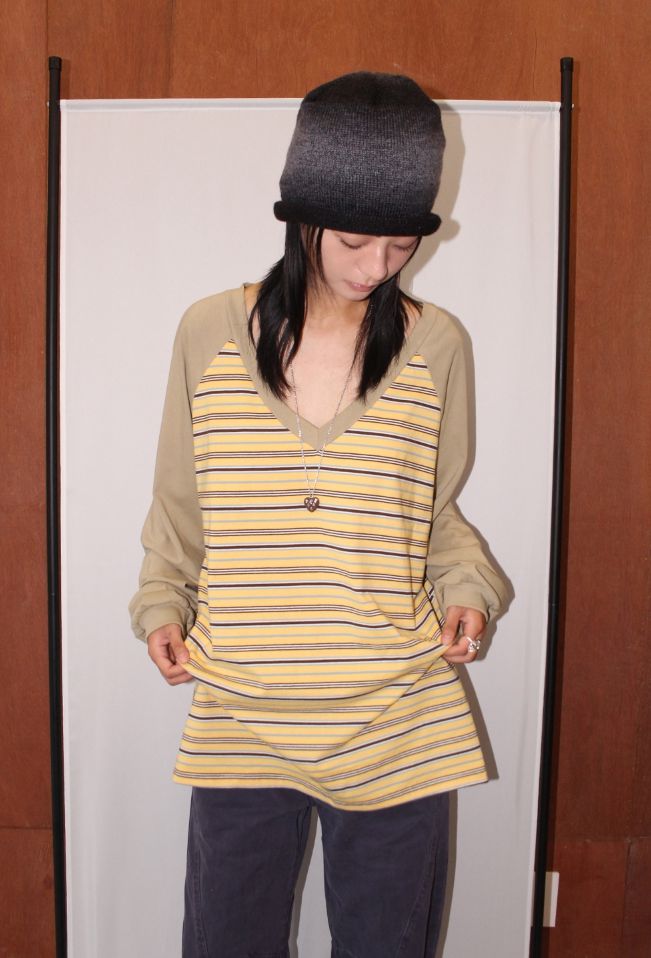 AAKE（アケ）の「V-NECK STRIPE RAGLAN LONGSLEEVE（Tops）」