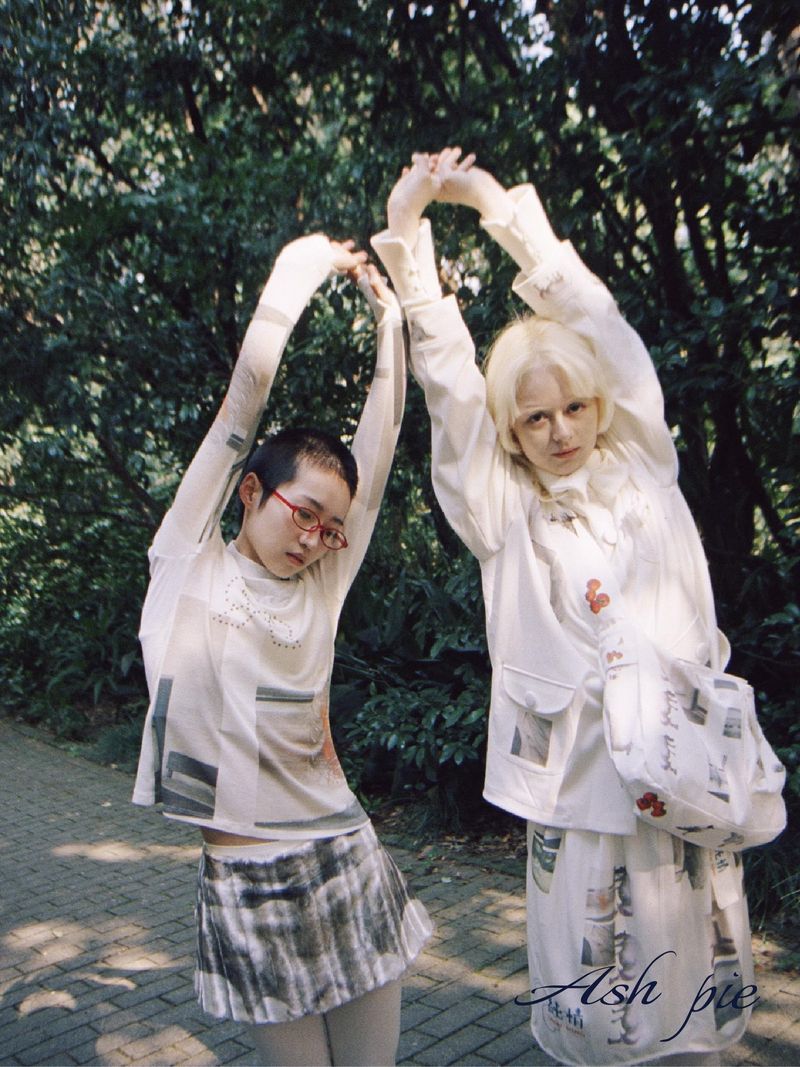 AW25 プリーツスカート