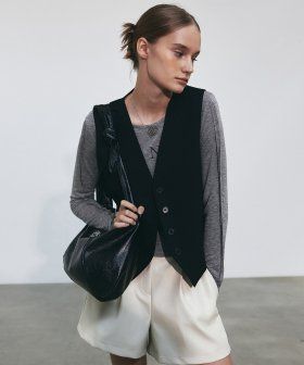 NICK&NICOLE（ニック＆ニコール）の「SINGLE BREASTED BUCKLE VEST_BLACK（Tops）」
