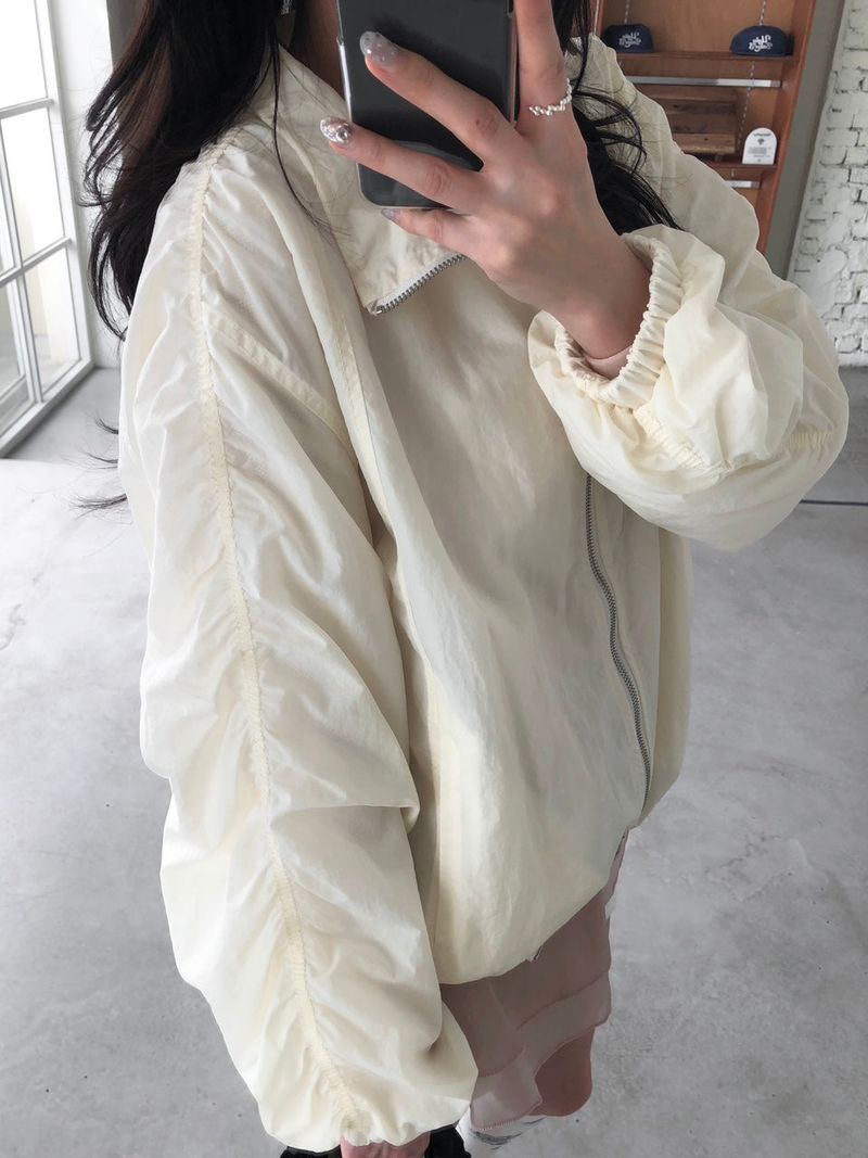 Shirring Windbreaker