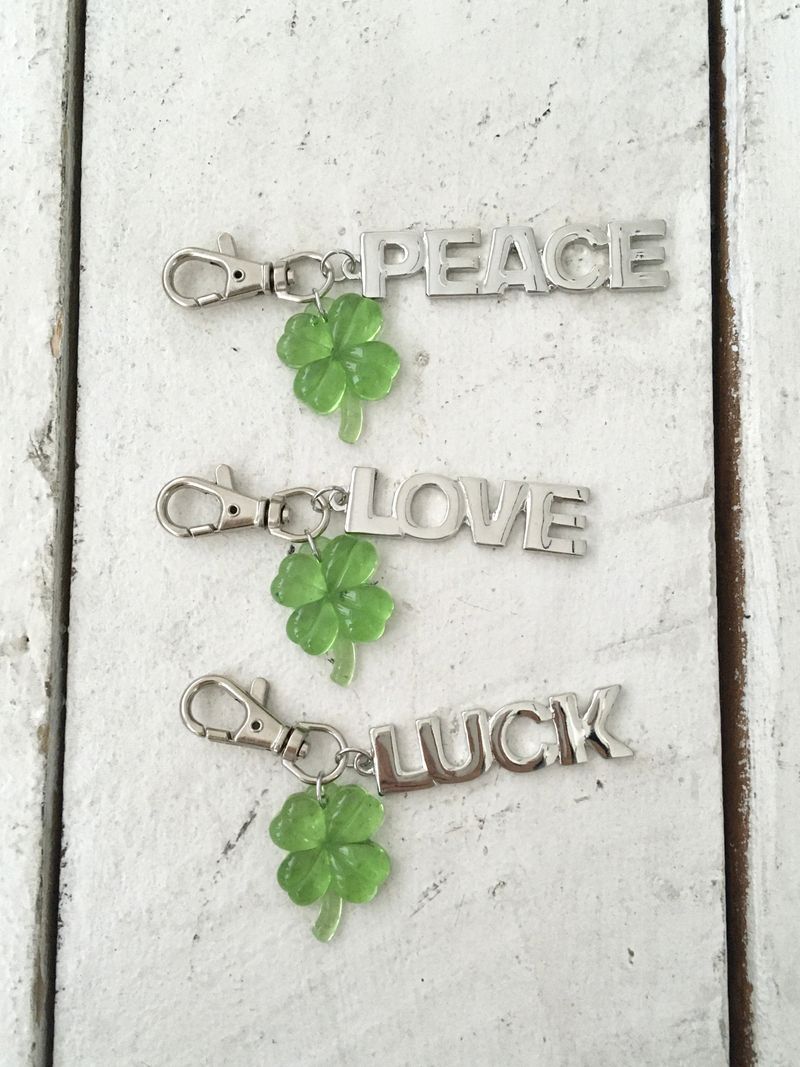 justformes2（ジャストフォーミー）の「Clover Lettering Keyrings (3 designs)（Toys/Key Holders）」