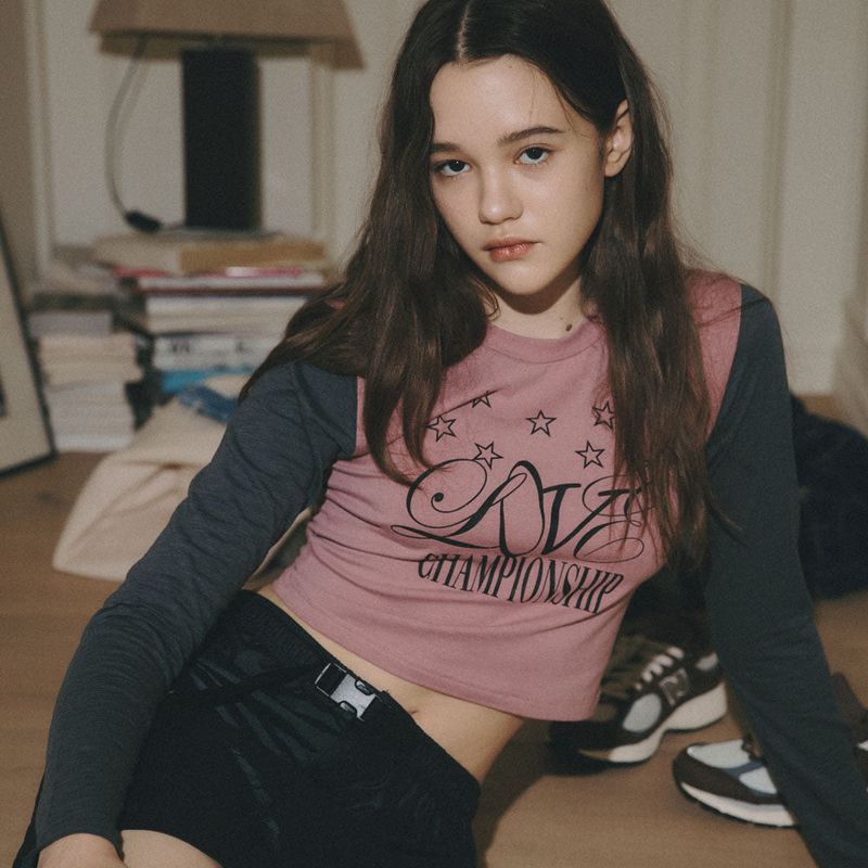 wonder visitor（ワンダービジター）の「Milky Way crop Long Sleeve [2 Color]（Tops）」