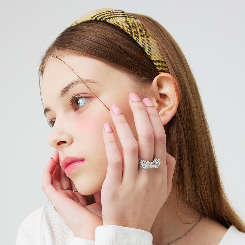 BOLD RIBBON SILVER RING