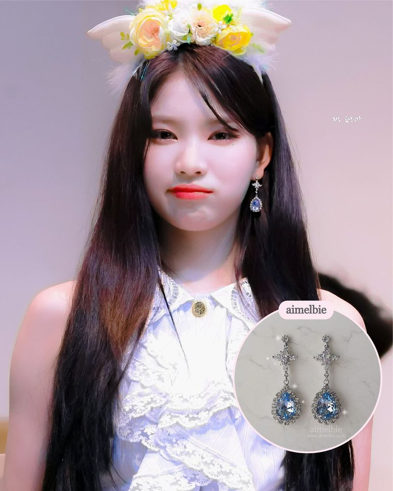 Romantic Queen Earring - Light Sapphire