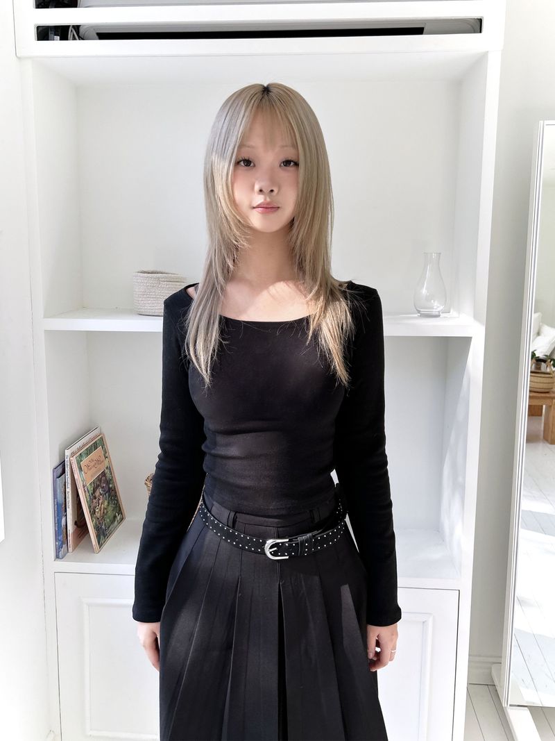 aoyu（アオユ）の「ナッピングUネック長袖Tシャツ (2 colors)（トップス）」