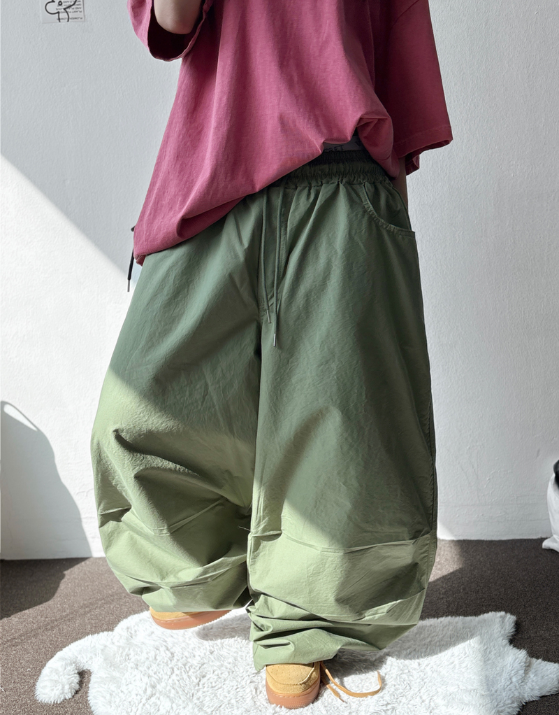 CCORTTI（コルッティ）の「ビリオンパラシュートバルーンピンタックストリングワイドロングパンツ3カラー（パンツ）」