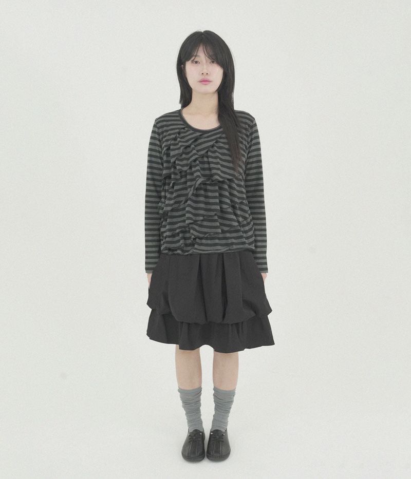 [fiebre] ruffles stripe long sleeve t CHARCOAL