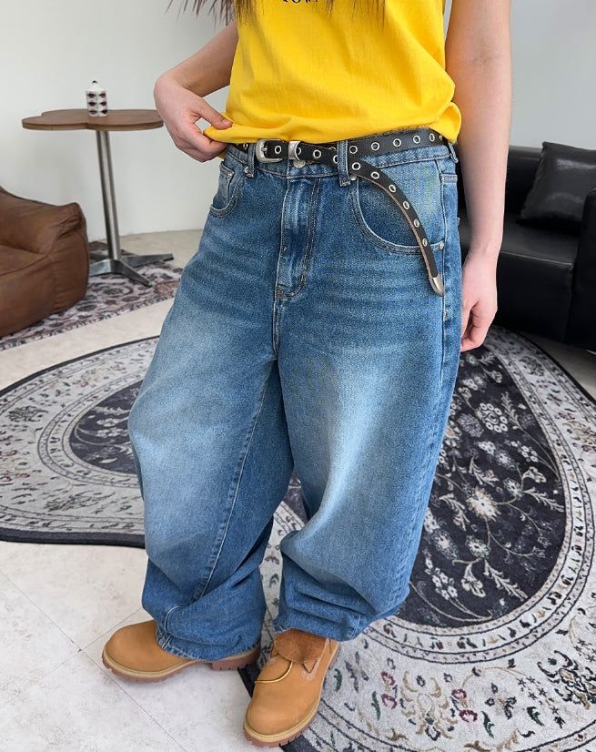 Ratton Crack Long Eyelet Leather Belt