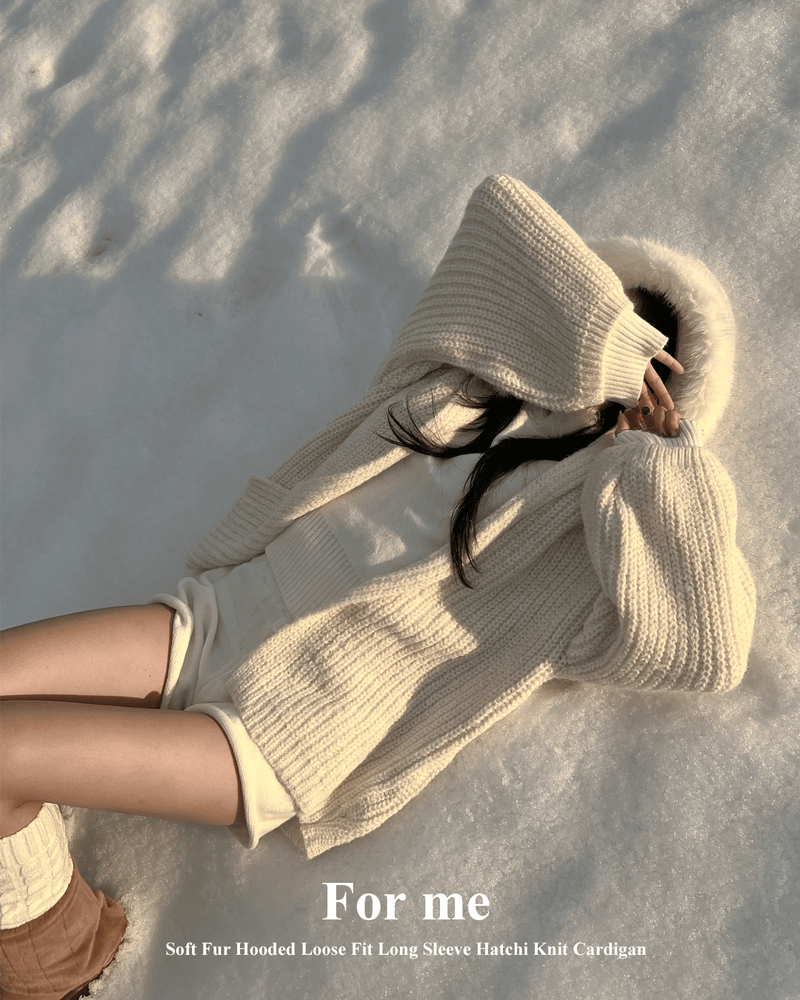 GUSTA（グスタ）の「For me Soft Fur Hooded Loose Fit Long Sleeve Hatchi Knit Cardigan (Ivory)（Jackets/Outerwear）」