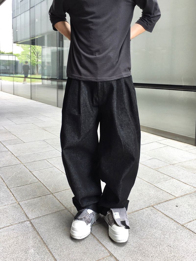 DISCERNMENT(ディサーンメント)の「Luca Non-Fade Denim Slacks 2C(Pants)」