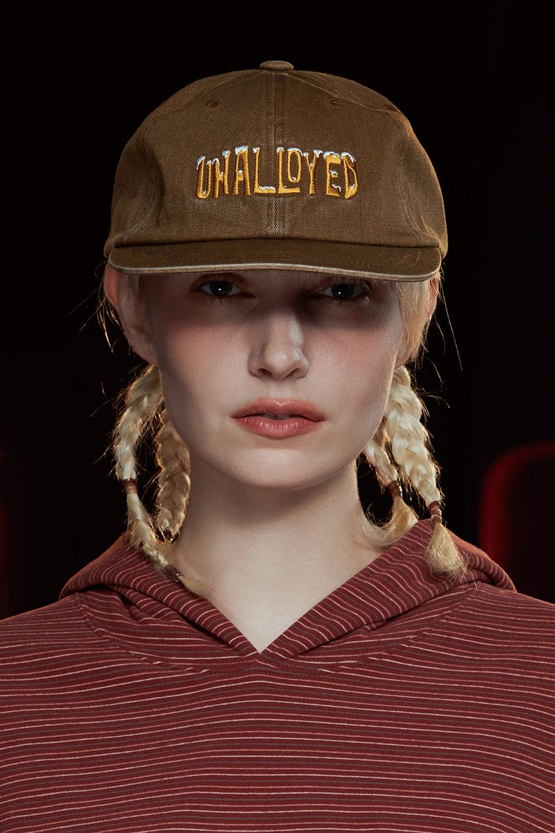 UNALLOYED（アナロイド）の「SNOW LOGO CAP / BROWN（Hats）」