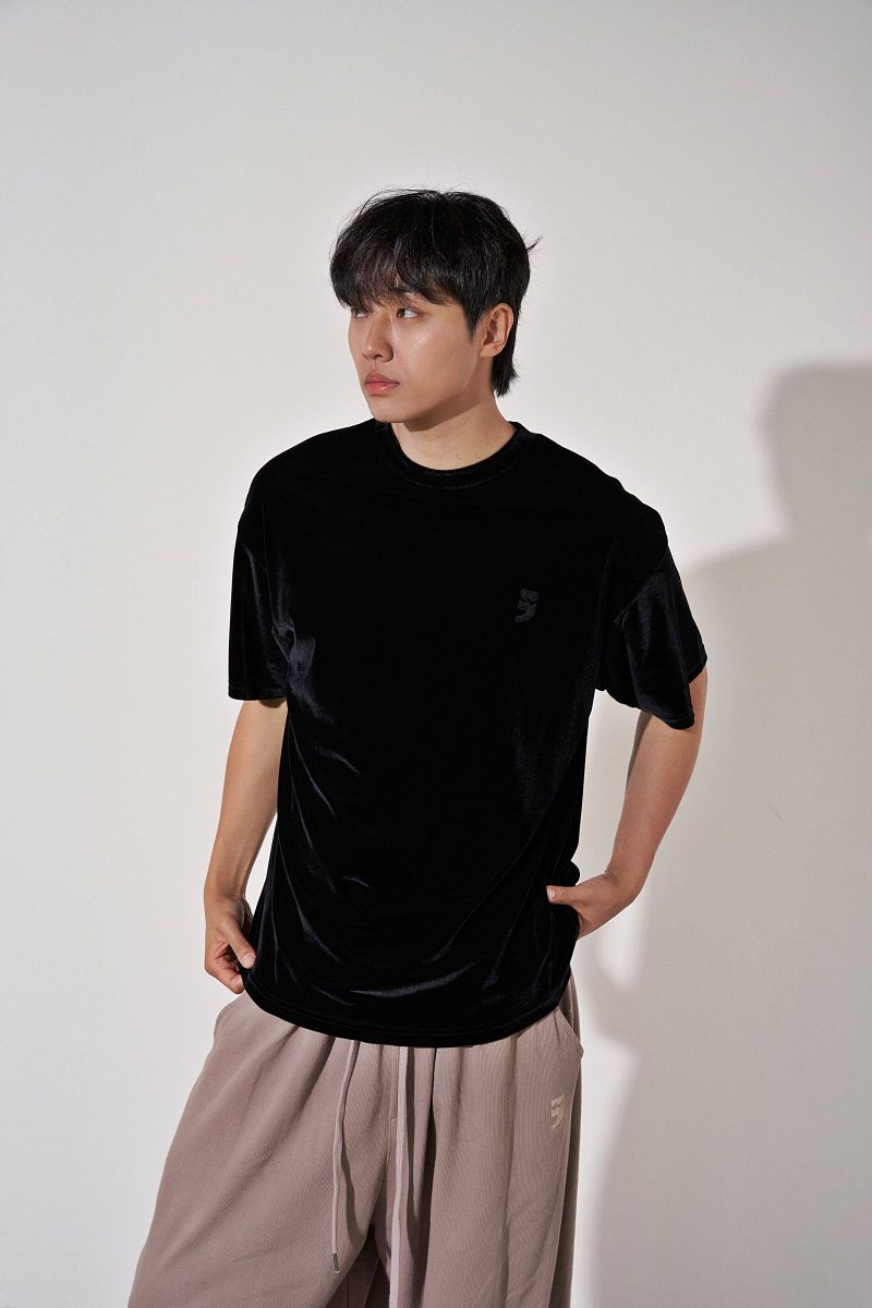 DROP-SHOULDER VELVET 1/2 TEE (Black)