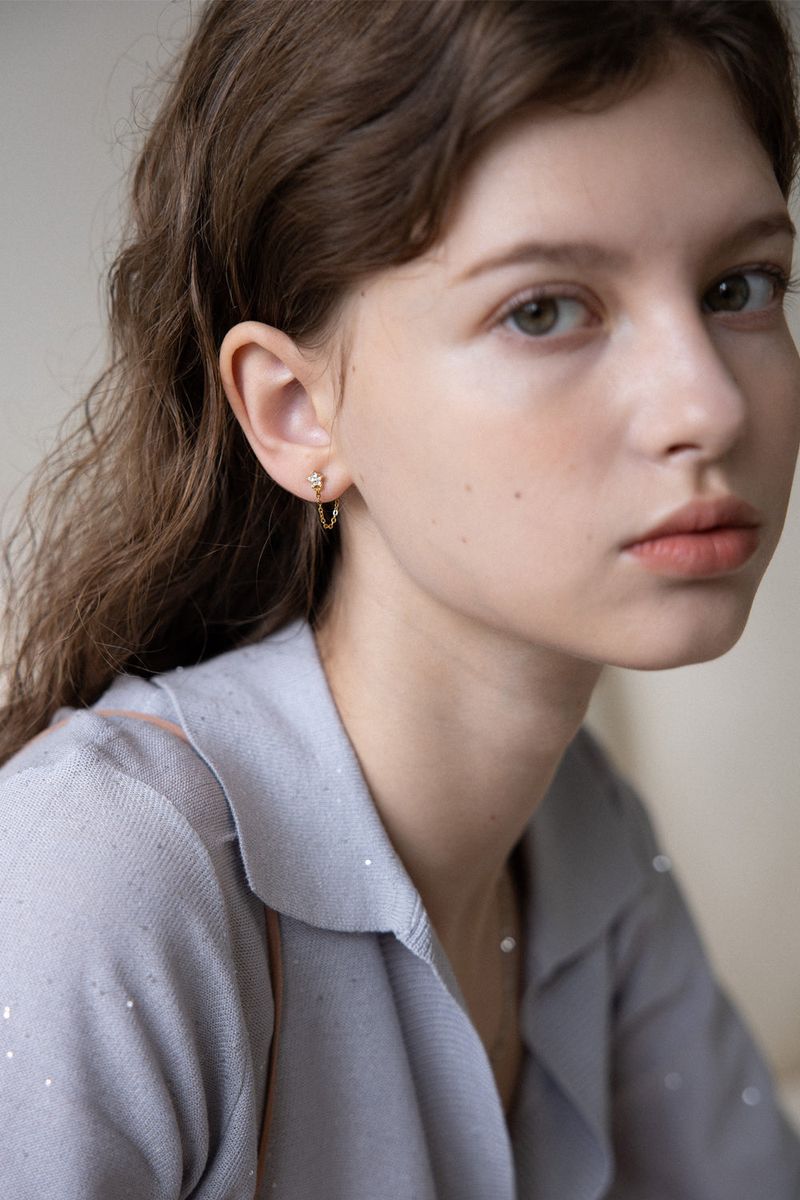 Tiny star and chain drop earring