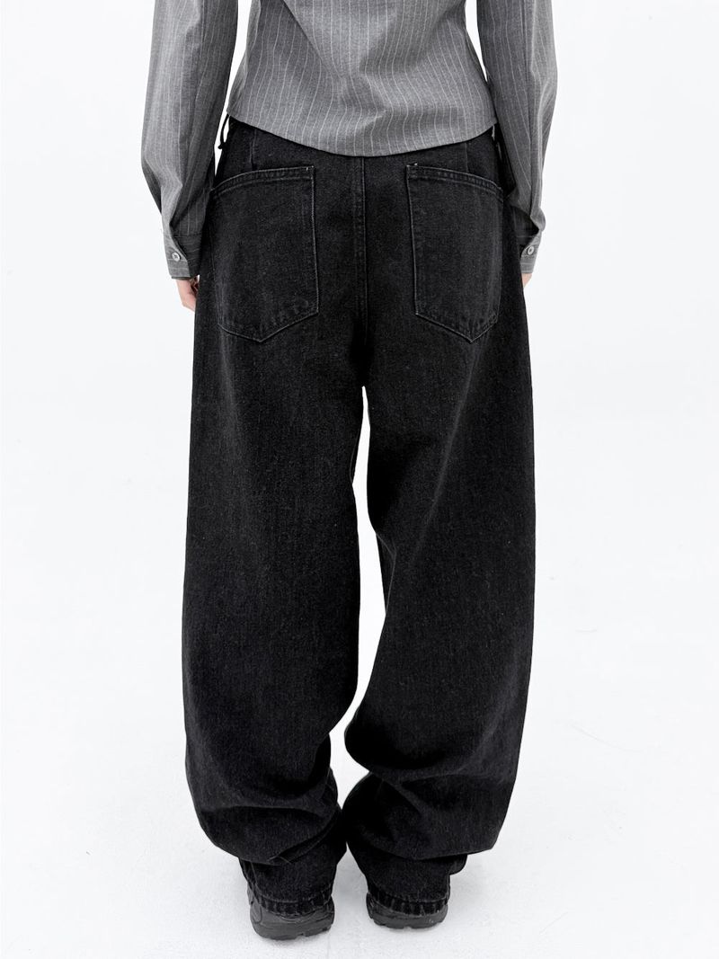 BASIC TWO TUCK BLACK DENIM