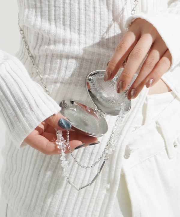 KIXI（キッシー）の「Y2K Hi-teen Chain Shell Case（Smartphone Accessories）」