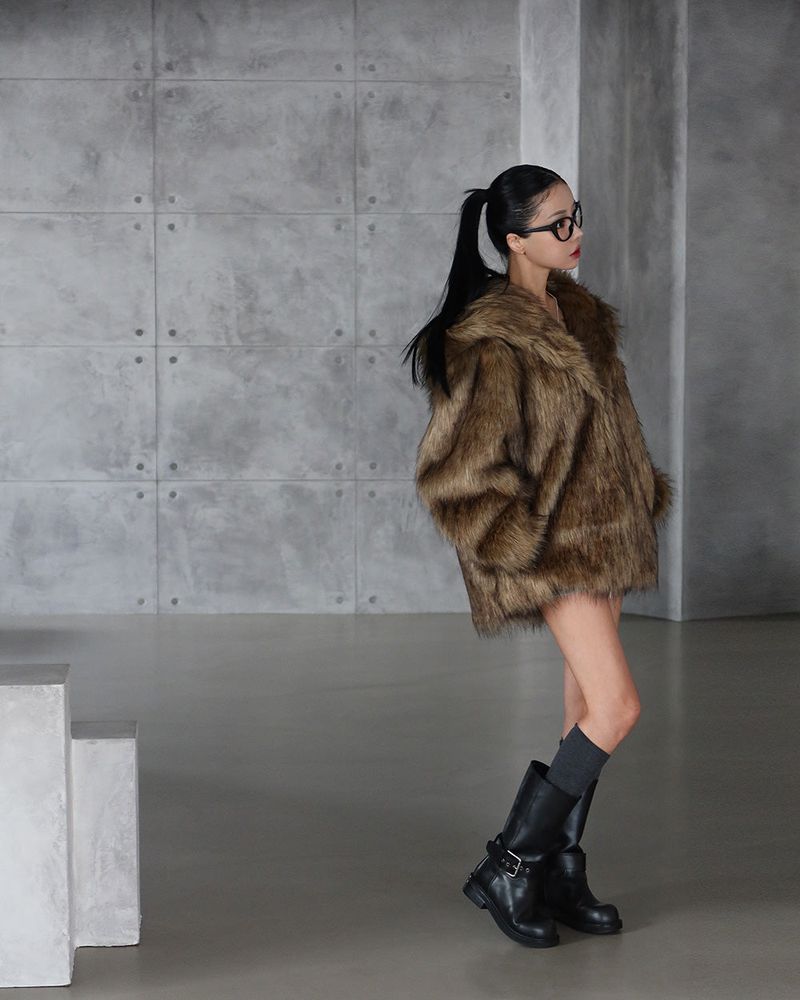 High-quality hooded fake fur jacket