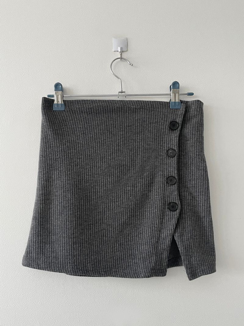 Toggle knitted tube top