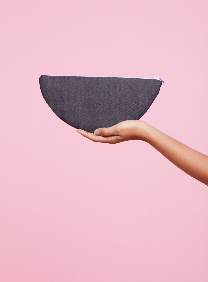 "RUMOURS MOON" clutch