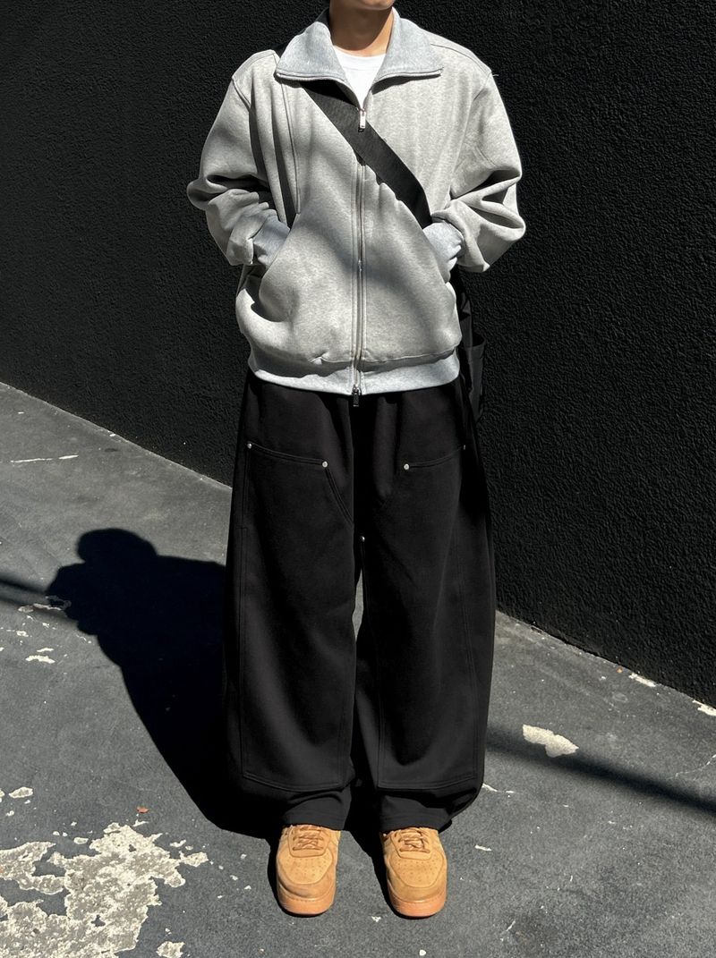 ONE-RIVET CURVED ZIP