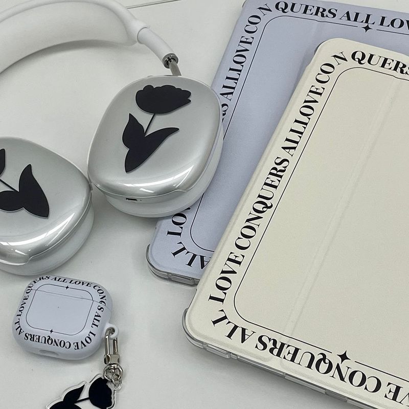 AirPods Max black tulip