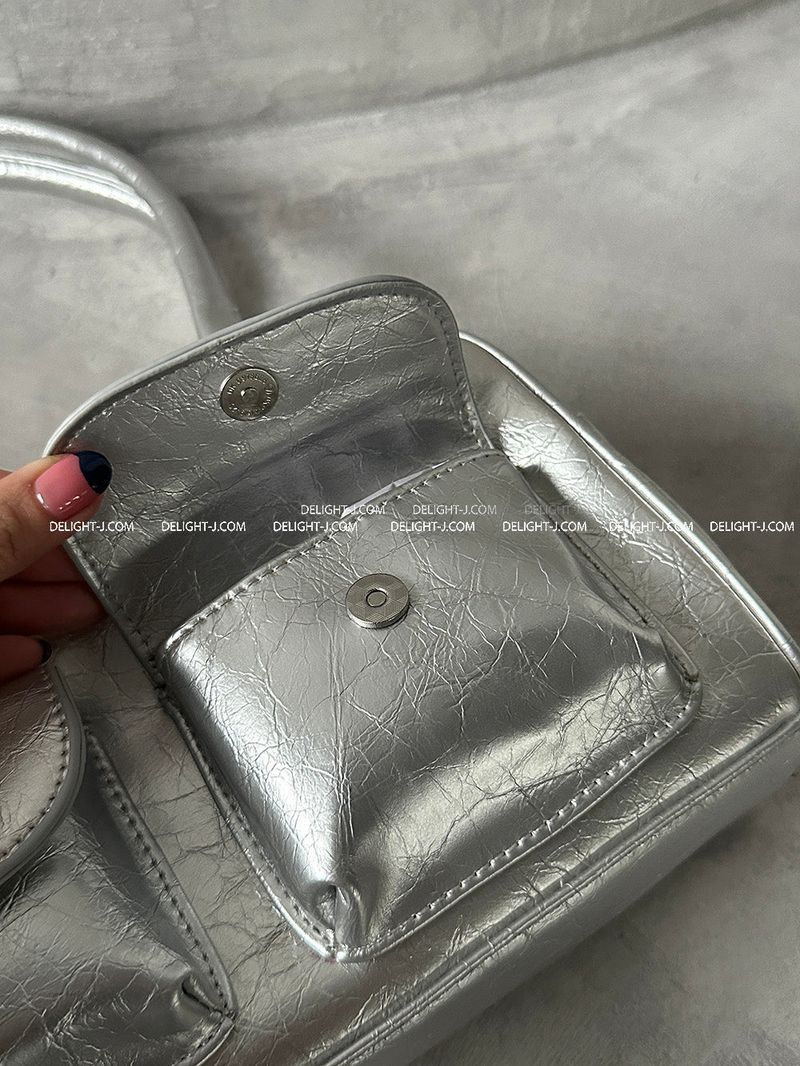 Silver Pocket Backcuckoo Shoulder Bag
