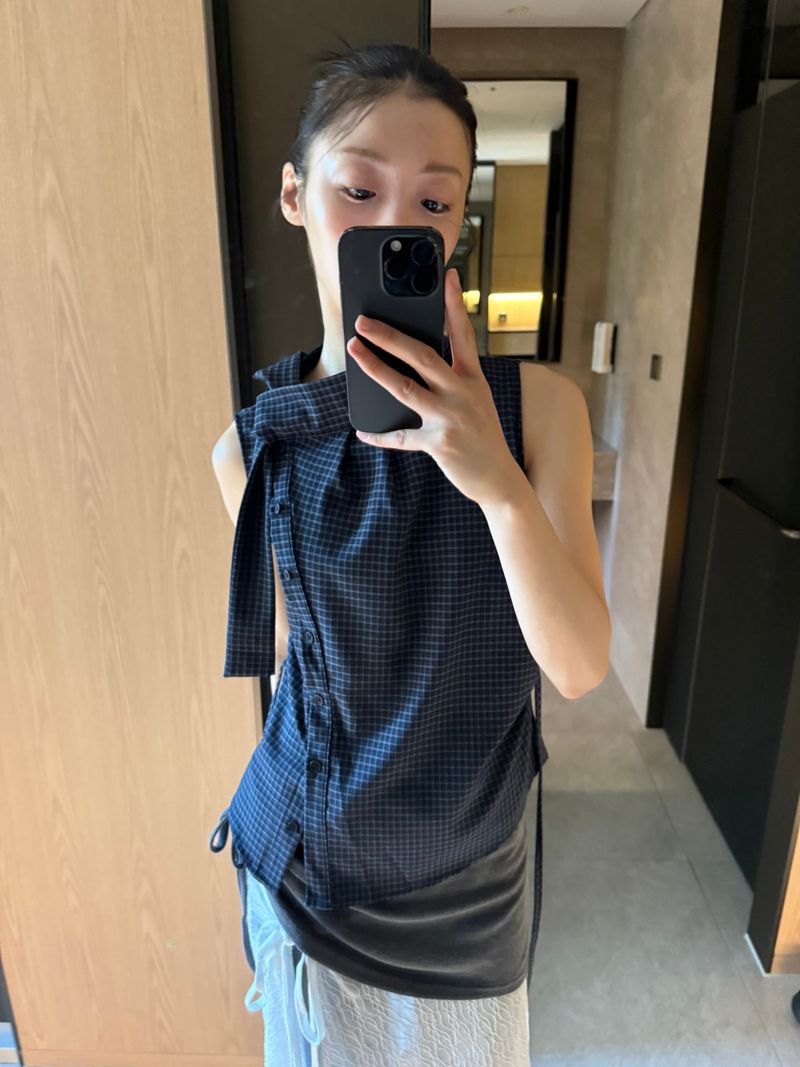 CHECK SLEEVELESS SHIRT