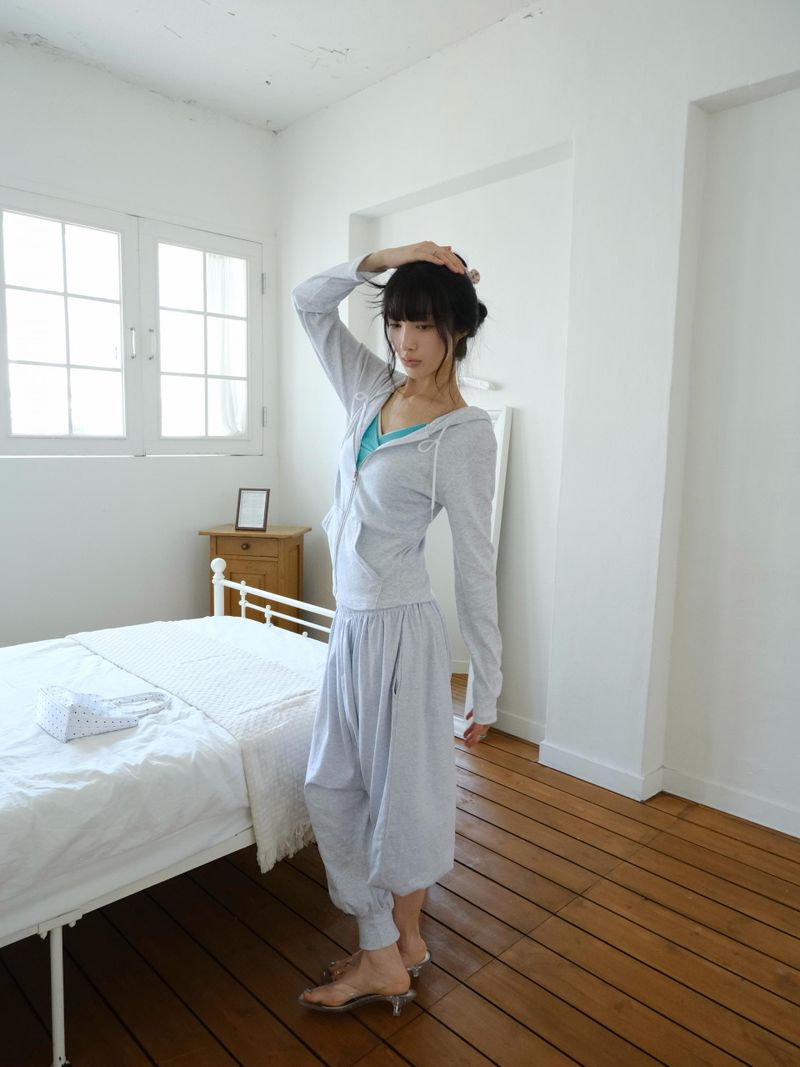 soft slim hoodie