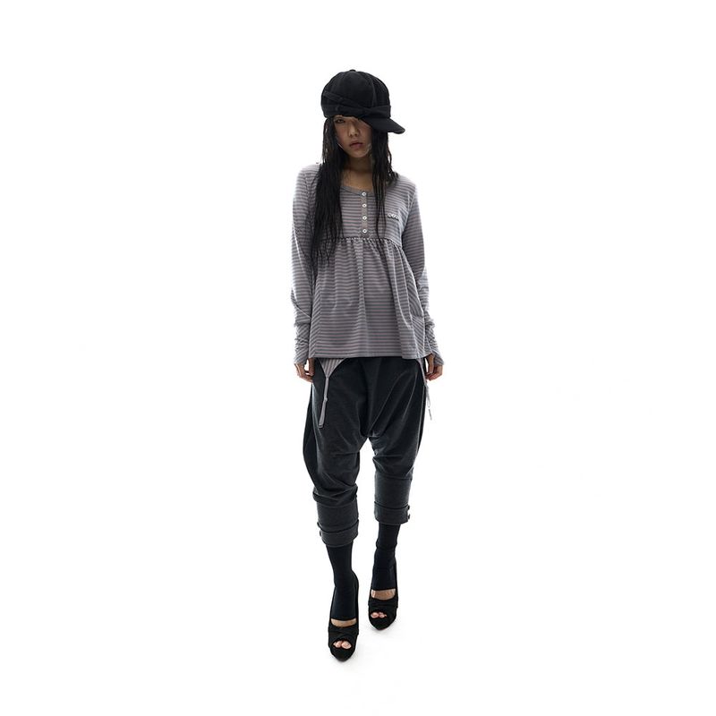 ojos（オホス）の「Capri Baggy Pants / Charcoal（Pants）」