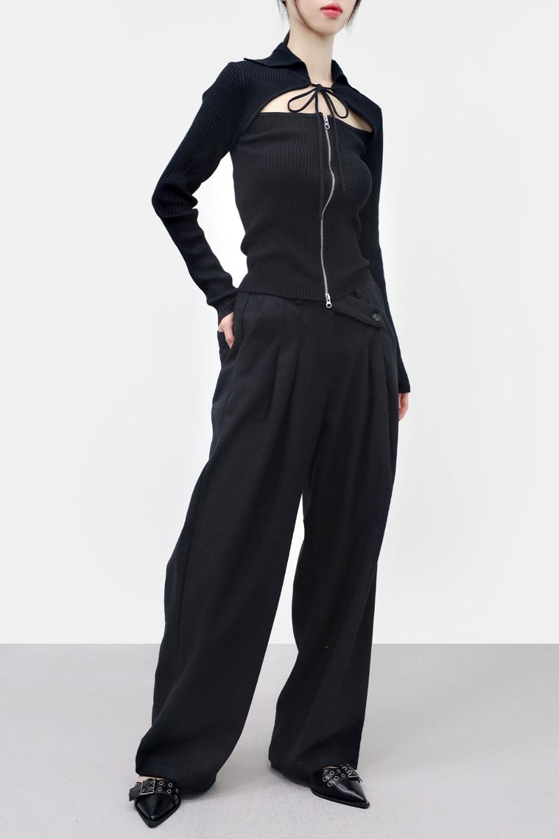 Moan Wool Diagonal Pin Tuck Pants