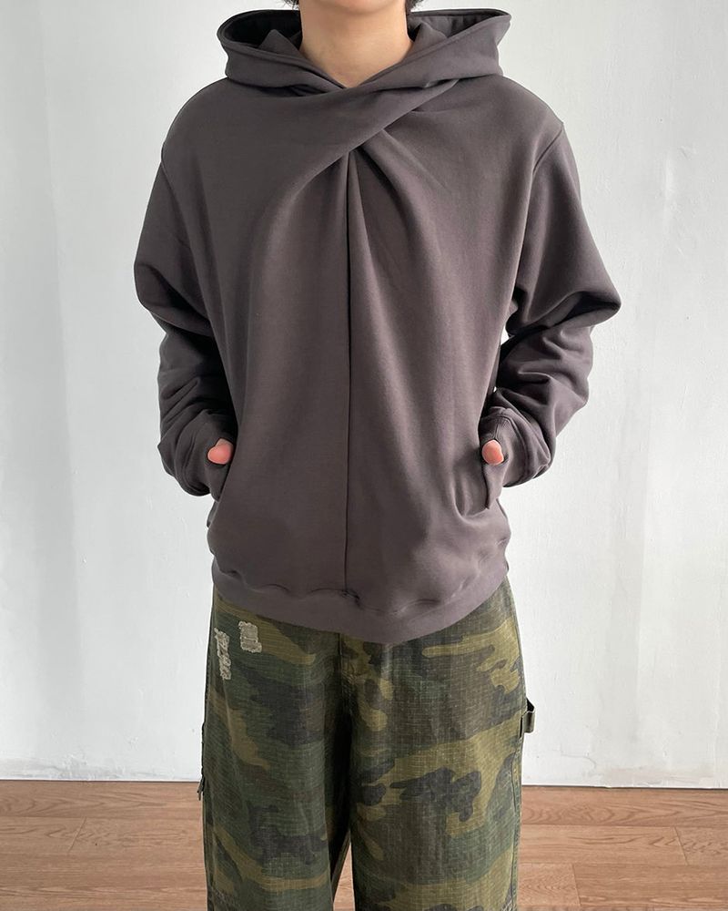 Twist Fingerhole Hoodie