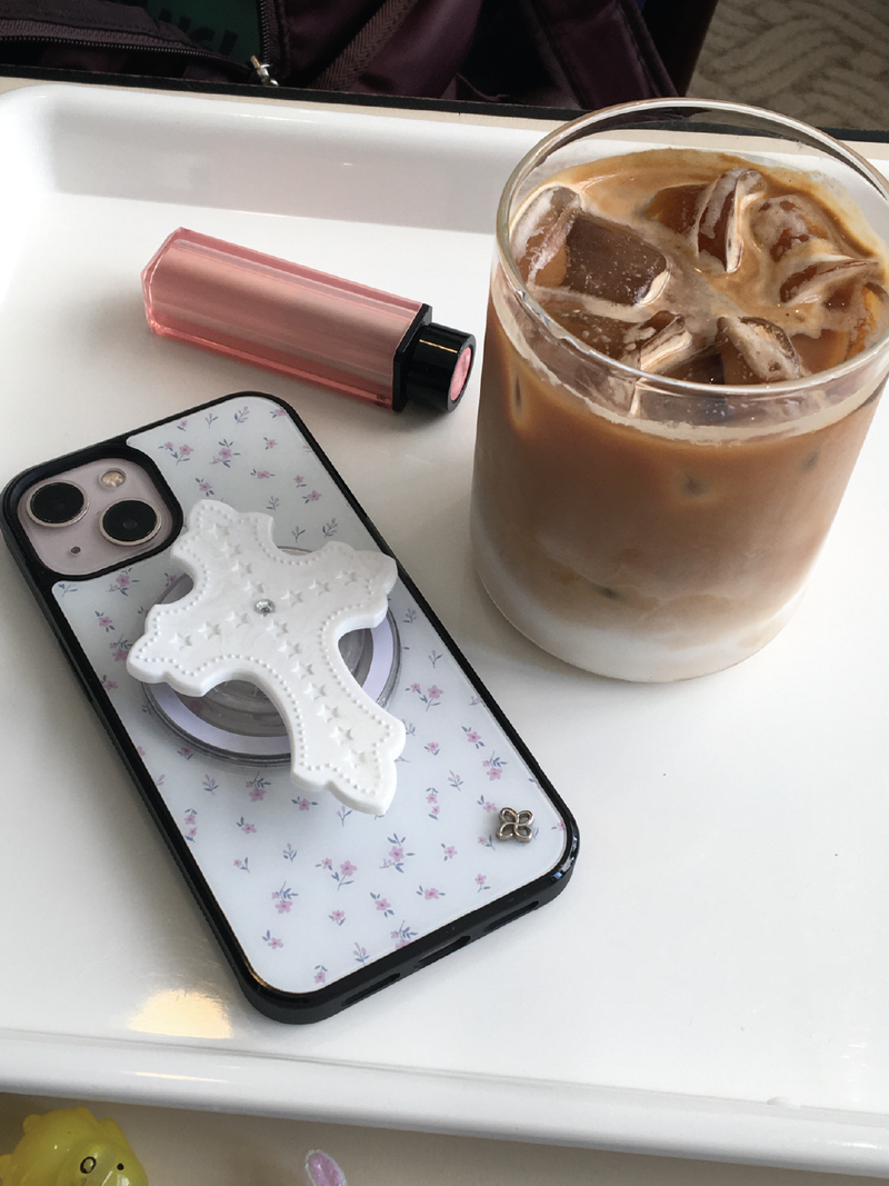tteul(トゥル)の「Cross Tok(Smartphone Accessories)」