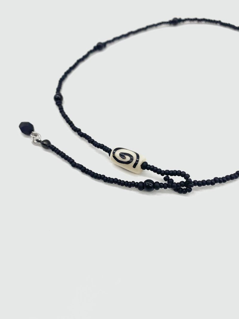 Spiral necklace (black)