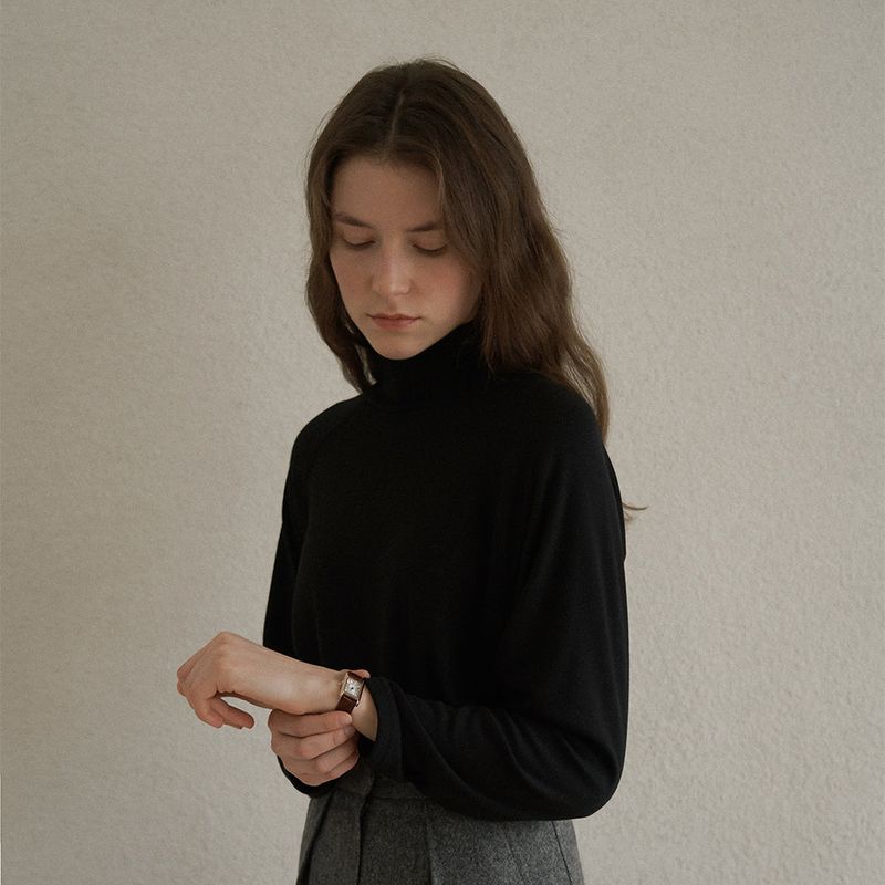 Raglan high-neck top