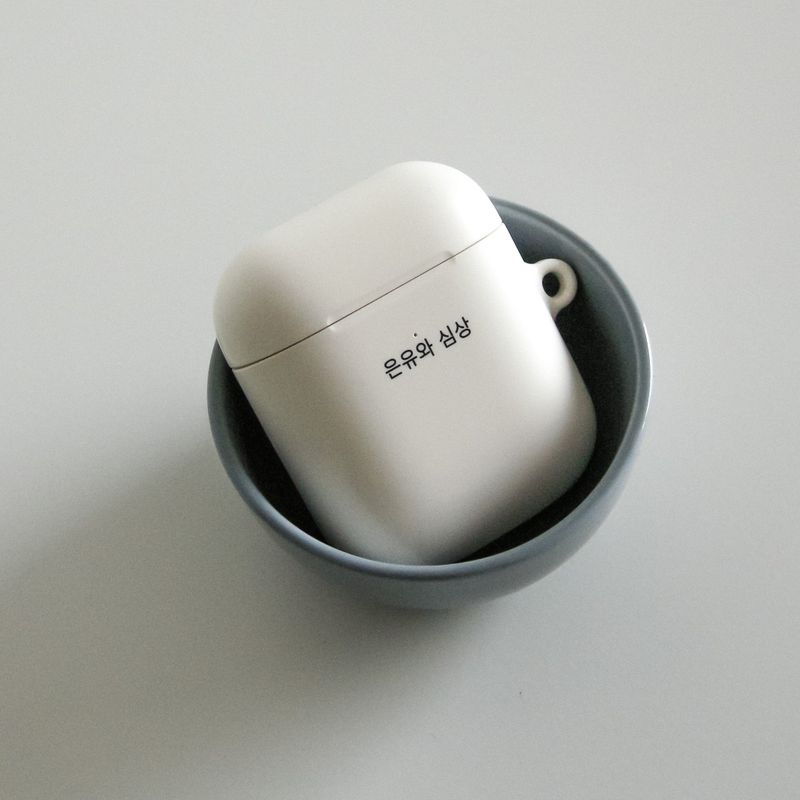 Metaphor and Imagery (Airpods case, matt)