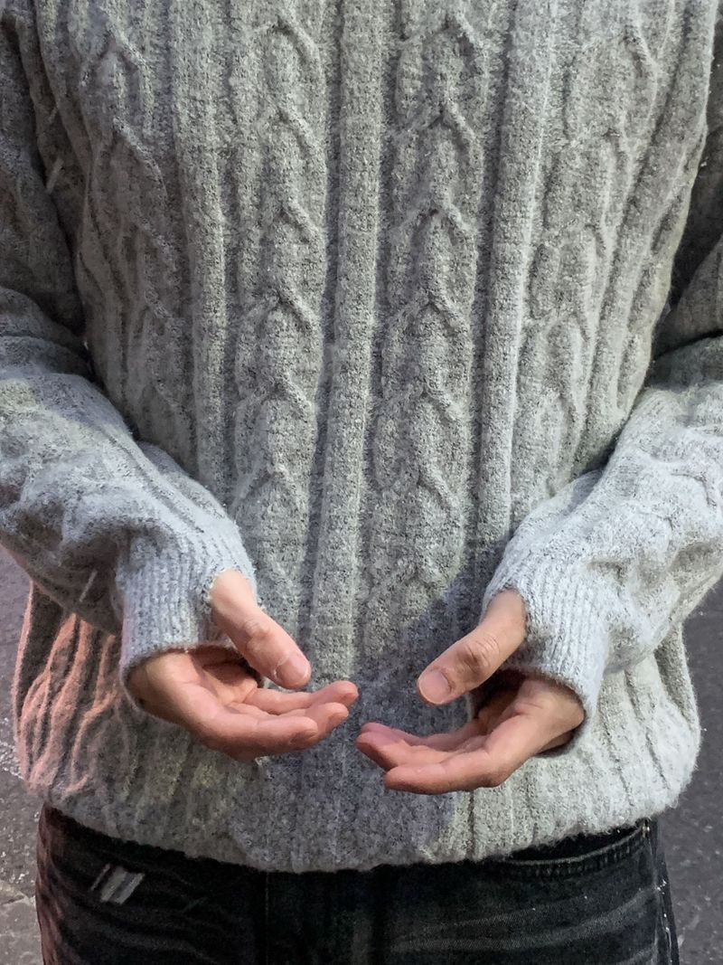 Cozy warmer cable round knit